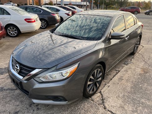 Used 2017 Nissan Altima 2.5 SV w/ Convenience Package image 1