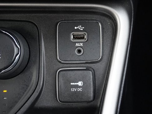 Used 2018 Jeep Compass Latitude w/ Cold Weather Group image 46