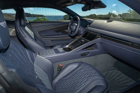 Used 2024 Aston Martin DB12 Coupe image 17