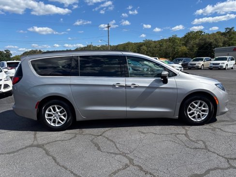 Used 2017 Chrysler Pacifica LX image 8