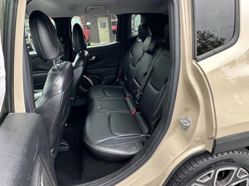 Used 2015 Jeep Renegade Limited image 19