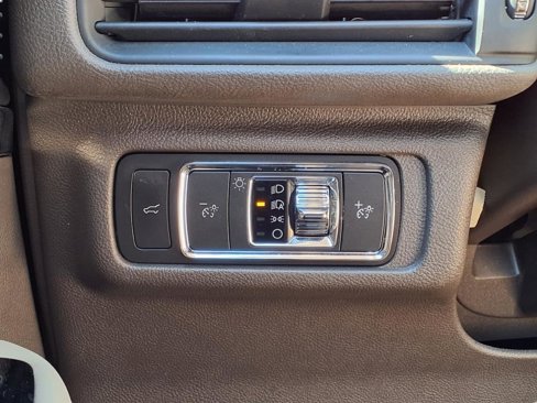 Used 2021 Lincoln Corsair AWD w/ Premium Package image 20