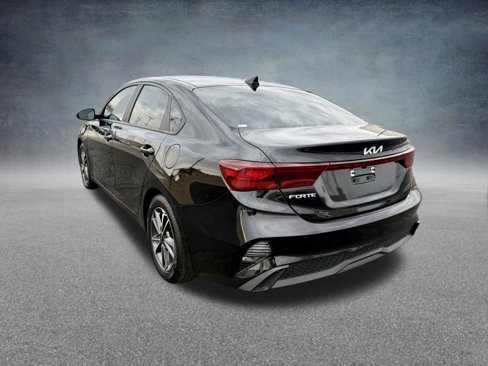 Used 2023 Kia Forte LXS image 9