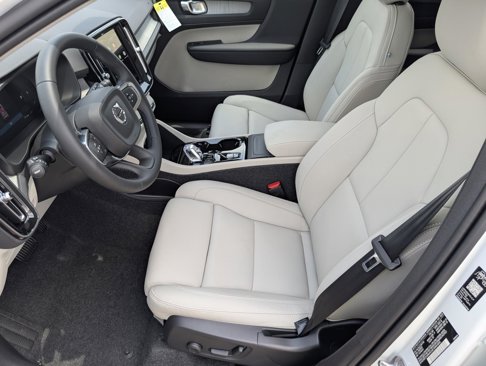 New 2026 Volvo XC40 B5 Plus w/ Protection Package Premier image 22