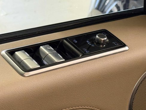 Used 2019 Land Rover Range Rover HSE image 22