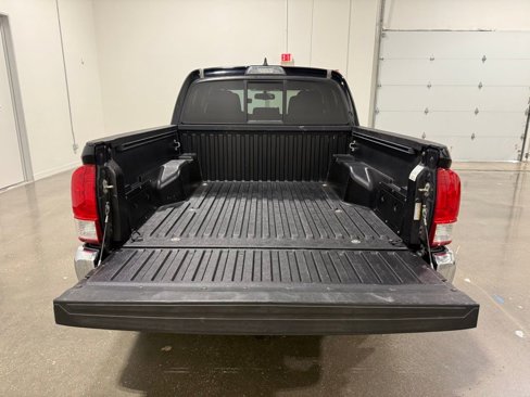Used 2016 Toyota Tacoma SR5 image 9