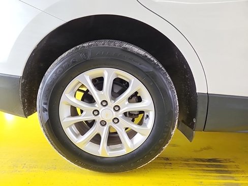Used 2018 Chevrolet Equinox LT image 11
