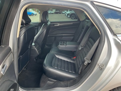 Used 2019 Ford Fusion SEL image 17