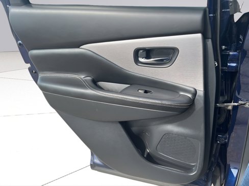 Used 2023 Nissan Murano SV image 37