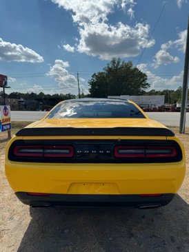 Used 2017 Dodge Challenger SXT image 8