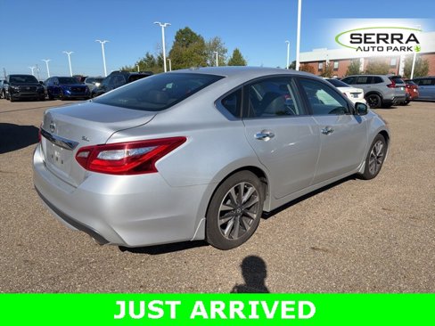 Used 2016 Nissan Altima 2.5 SL w/ 2.5 Technology Package image 3
