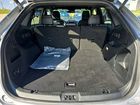 Used 2022 Ford Edge ST-Line w/ Class II Trailer Tow Package image 5