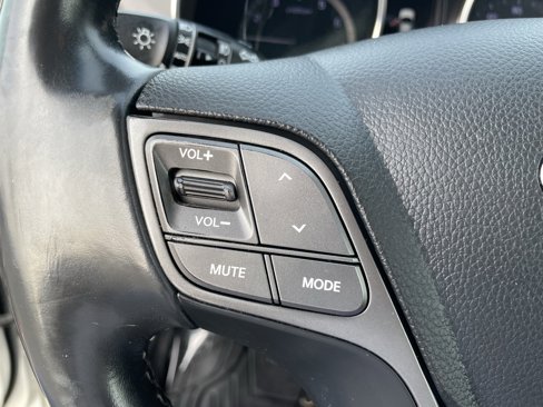 Used 2017 Hyundai Santa Fe Limited image 15