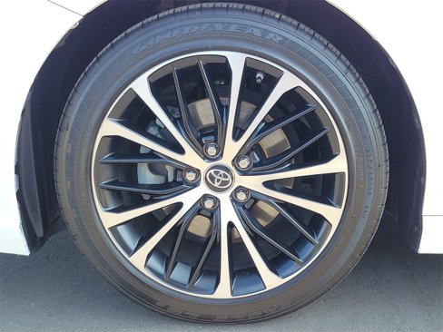 Used 2019 Toyota Camry L image 23