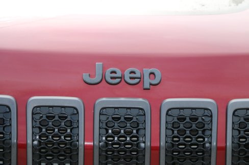 Used 2019 Jeep Cherokee Trailhawk image 12