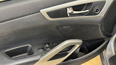 Used 2015 Hyundai Veloster w/ Option Group 02 image 14
