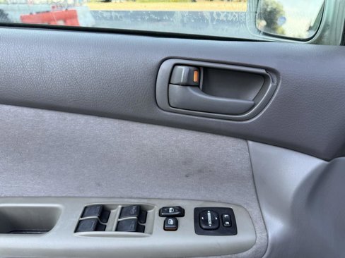 Used 2002 Toyota Camry LE image 21