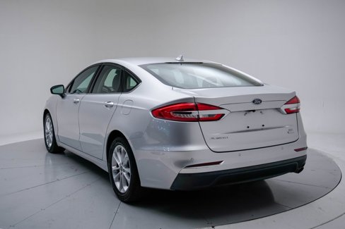 Used 2019 Ford Fusion SE image 3