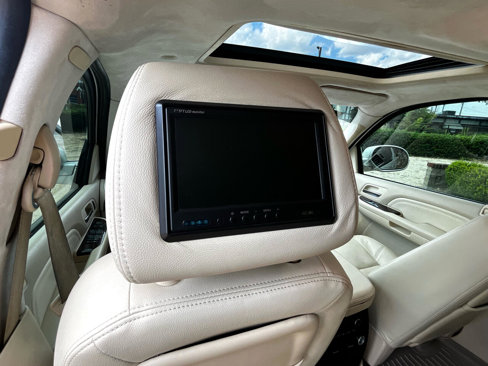 Used 2007 Cadillac Escalade EXT w/ Information Package image 48