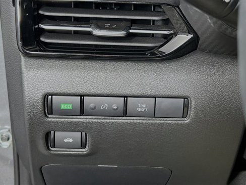 Certified 2023 Nissan Sentra SR image 9