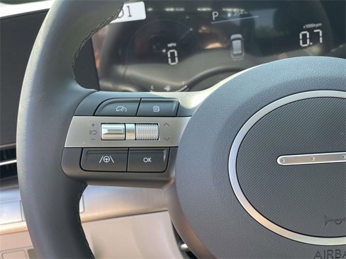 Certified 2025 Hyundai Kona SEL image 14