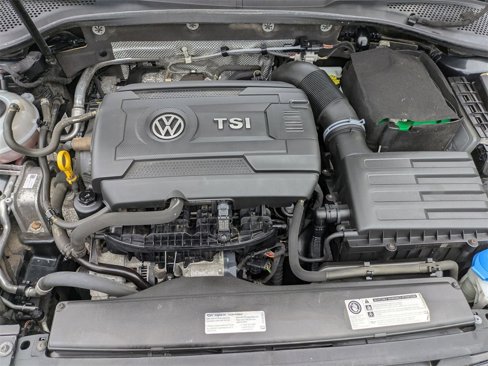 Used 2017 Volkswagen GTI SE image 39