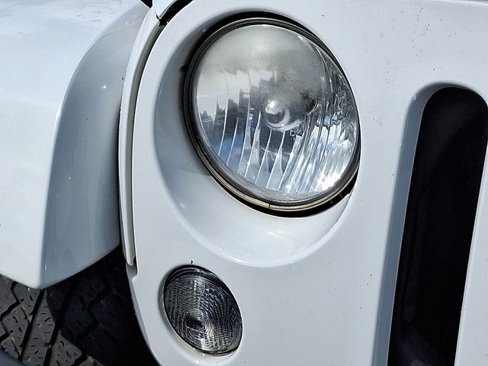 Used 2014 Jeep Wrangler Unlimited Sahara w/ Dual Top Group image 10
