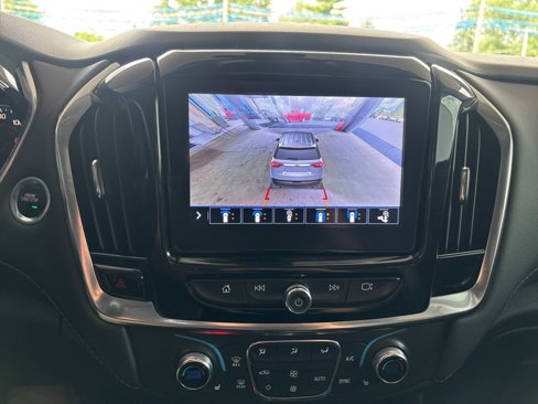 Used 2021 Chevrolet Traverse RS image 22