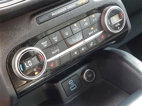 Used 2021 Ford Escape Titanium image 22