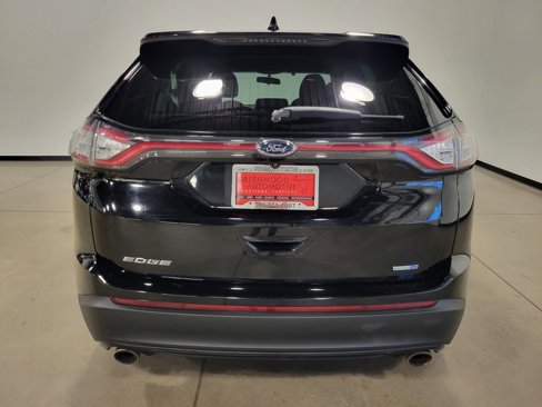 Used 2017 Ford Edge SE image 5