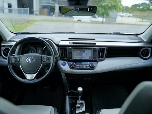 Used 2018 Toyota RAV4 Limited image 13