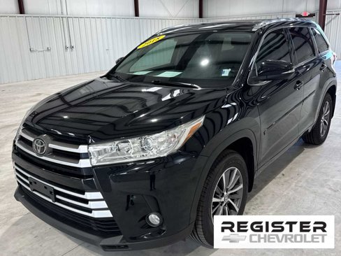 Used 2018 Toyota Highlander XLE image 1
