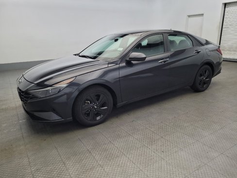 Used 2023 Hyundai Elantra SEL image 2