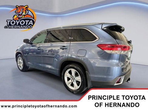 Used 2018 Toyota Highlander Limited image 6