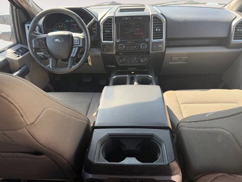 Used 2015 Ford F150 XLT w/ Equipment Group 302A Luxury image 9