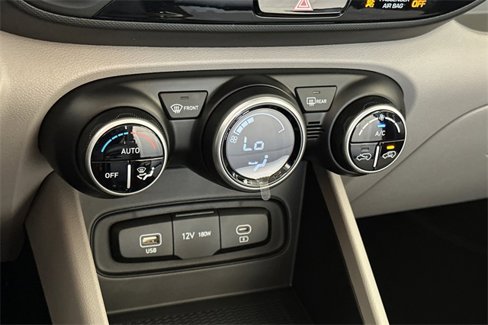 New 2025 Hyundai Venue SEL image 16