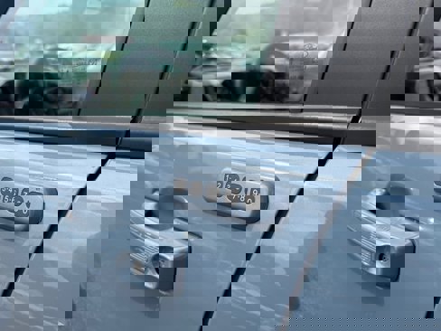 Used 2024 Ford Maverick Lariat image 9