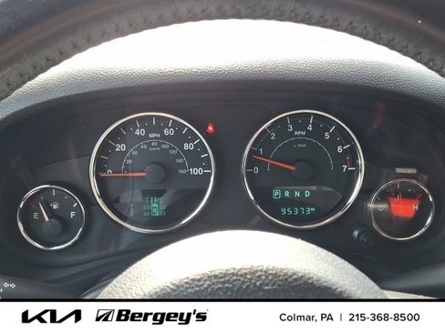 Used 2016 Jeep Wrangler Unlimited Sahara w/ Dual Top Group image 17