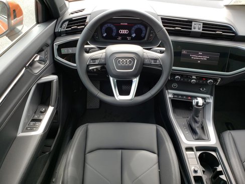 New 2025 Audi Q3 2.0T Premium image 10