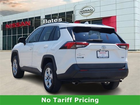 Used 2020 Toyota RAV4 XLE image 5