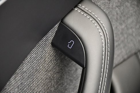 Used 2022 Tesla Model S image 31