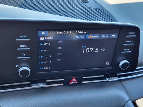 Used 2021 Hyundai Elantra SE image 20