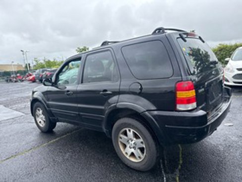 Used 2004 Ford Escape Limited image 8