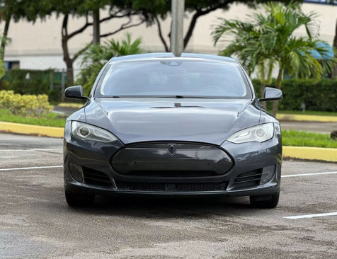 Used 2016 Tesla Model S 70 image 2