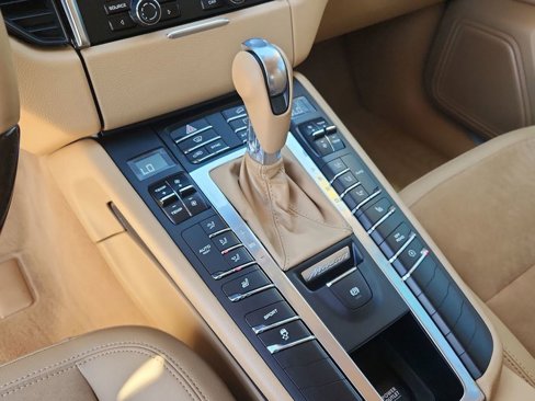 Used 2016 Porsche Macan S image 24