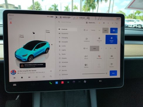 Used 2023 Tesla Model Y Long Range image 29