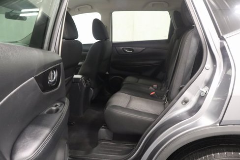 Used 2018 Nissan Rogue SV w/ Premium Package image 12