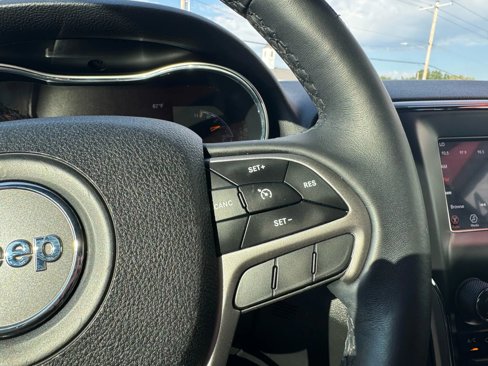 Used 2018 Jeep Grand Cherokee Limited image 14