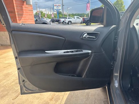 Used 2019 Dodge Journey SE image 10