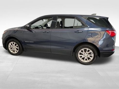 Used 2018 Chevrolet Equinox LS image 3